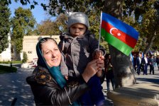 В Баку состоялось шествие, посвященное Дню Государственного флага   (ФОТО)