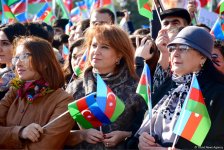 В Баку состоялось шествие, посвященное Дню Государственного флага   (ФОТО)