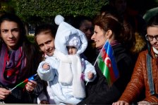 В Баку состоялось шествие, посвященное Дню Государственного флага   (ФОТО)