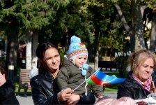 В Баку состоялось шествие, посвященное Дню Государственного флага   (ФОТО)