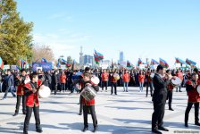В Баку состоялось шествие, посвященное Дню Государственного флага   (ФОТО)