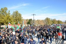 В Баку состоялось шествие, посвященное Дню Государственного флага   (ФОТО)