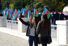 В Баку состоялось шествие, посвященное Дню Государственного флага   (ФОТО)