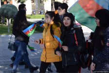 В Баку состоялось шествие, посвященное Дню Государственного флага   (ФОТО)