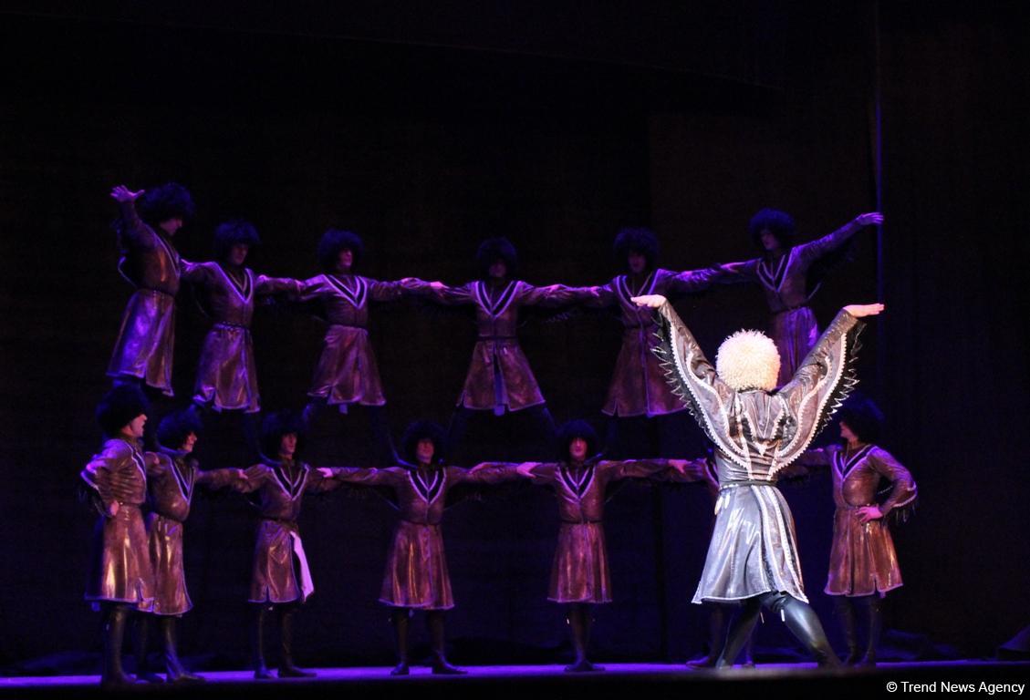 Блистательный триумф танцоров из Северной Осетии в Баку (ФОТО)