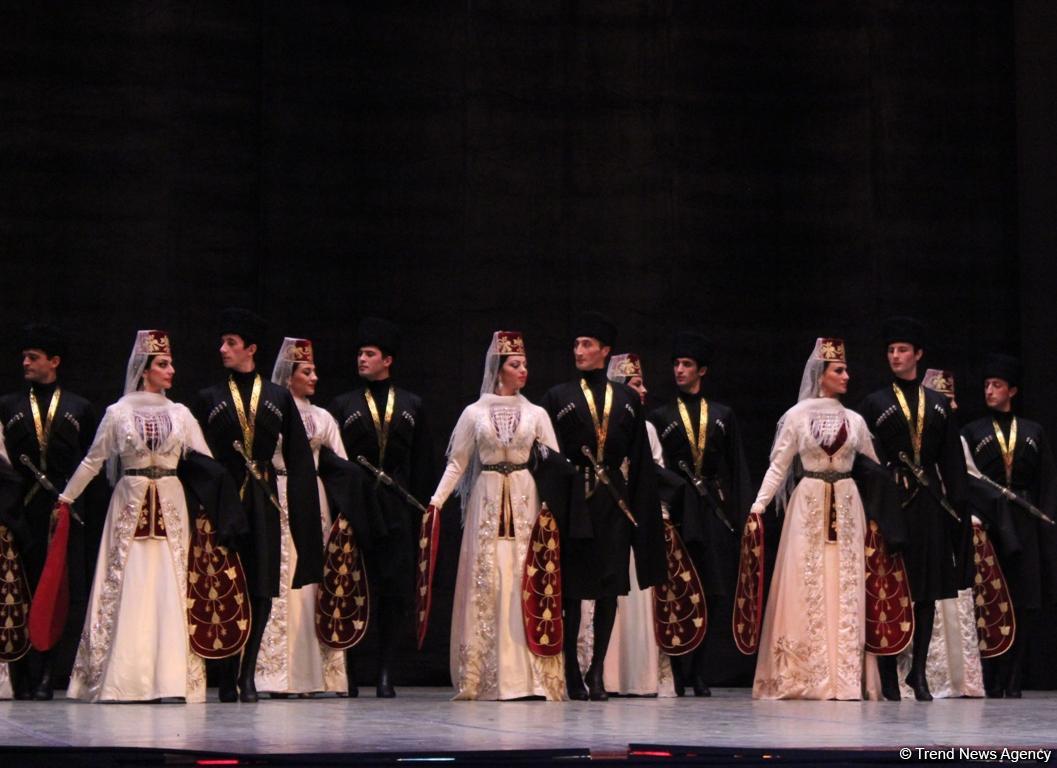 Блистательный триумф танцоров из Северной Осетии в Баку (ФОТО)