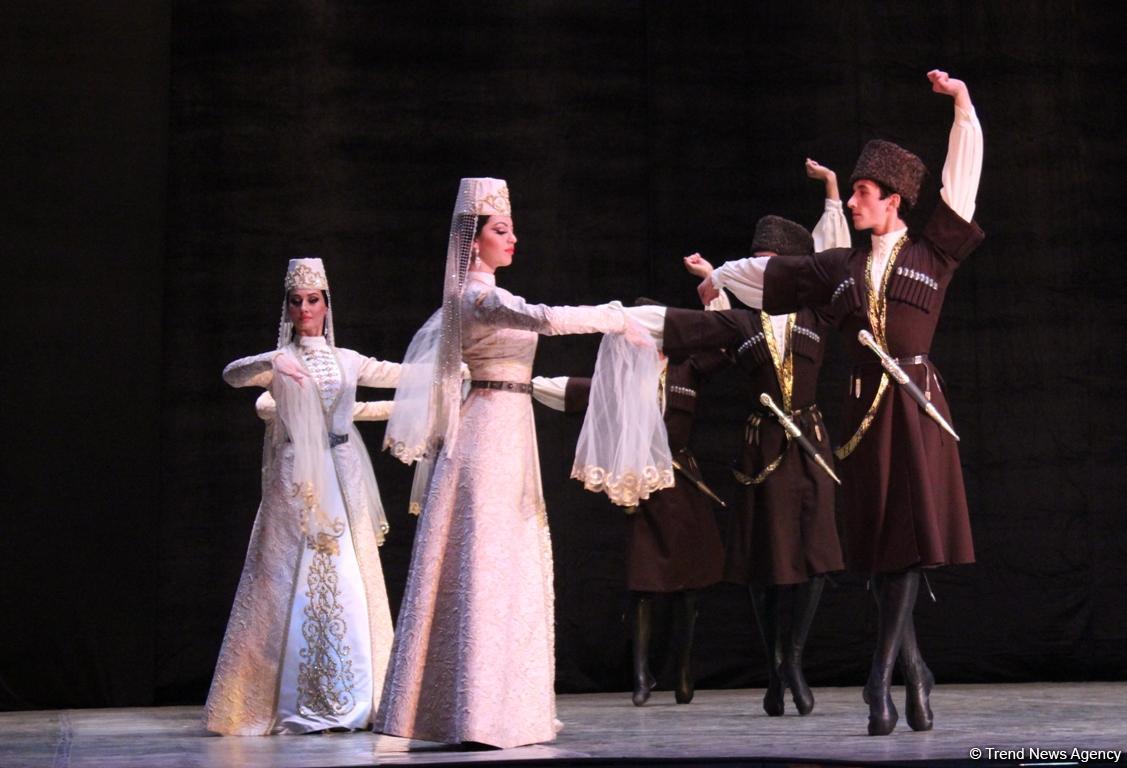 Блистательный триумф танцоров из Северной Осетии в Баку (ФОТО)