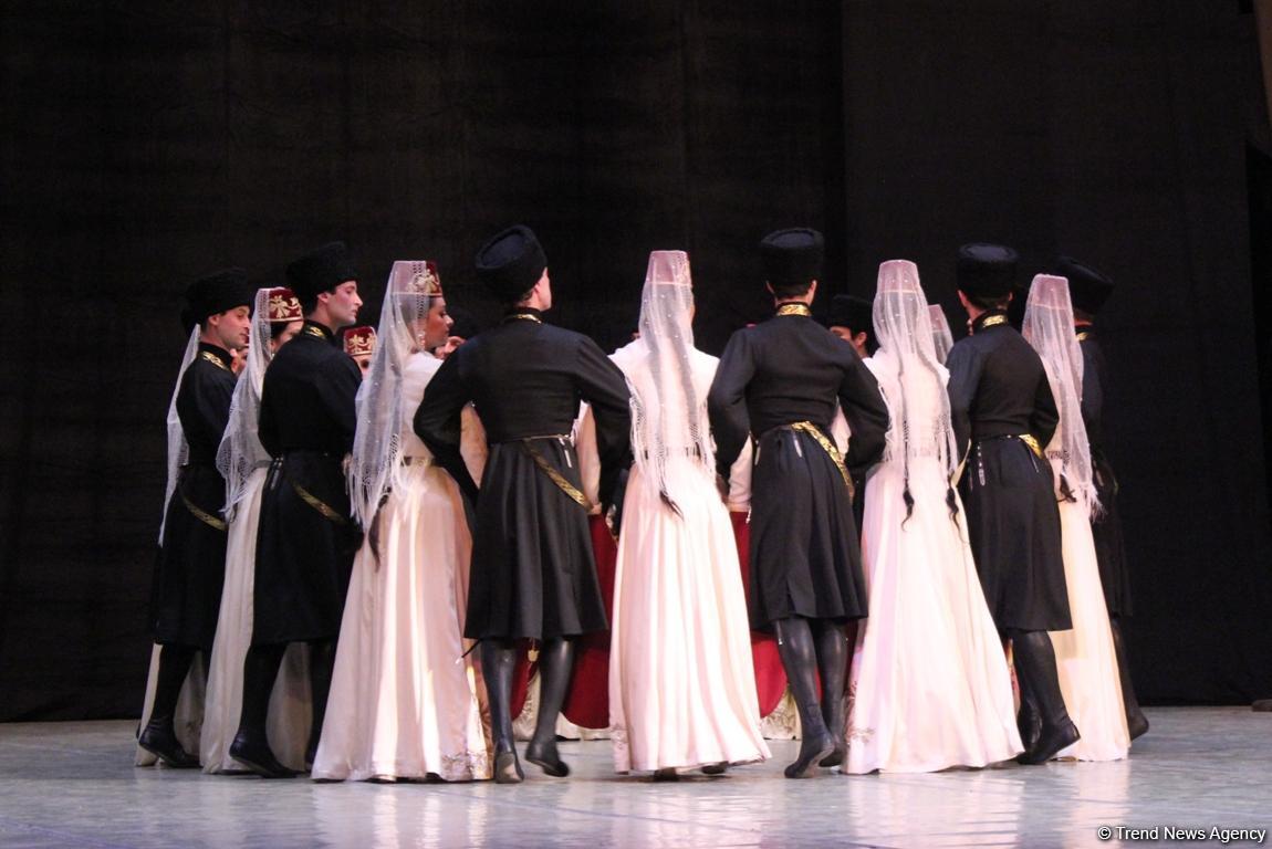 Блистательный триумф танцоров из Северной Осетии в Баку (ФОТО)