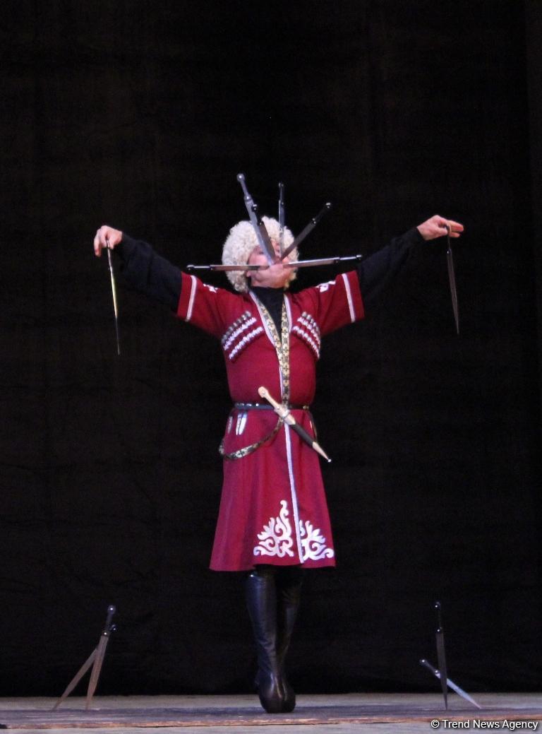 Блистательный триумф танцоров из Северной Осетии в Баку (ФОТО)