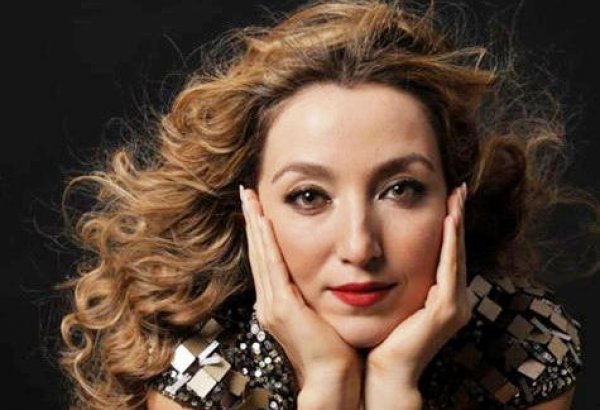 Певица из Карабаха, проживающая во Франции, представила Avec Toi (ВИДЕО)