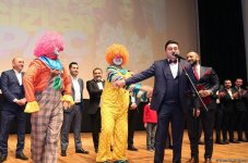 Приключения клоунов в 40-градусную жару: Гала-вечер фильма "Игра в прятки" в Баку (ФОТО)