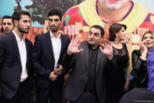 Приключения клоунов в 40-градусную жару: Гала-вечер фильма "Игра в прятки" в Баку (ФОТО)