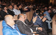 Приключения клоунов в 40-градусную жару: Гала-вечер фильма "Игра в прятки" в Баку (ФОТО)