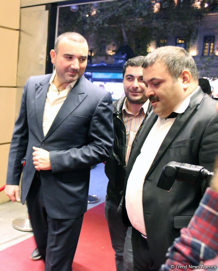 Приключения клоунов в 40-градусную жару: Гала-вечер фильма "Игра в прятки" в Баку (ФОТО)