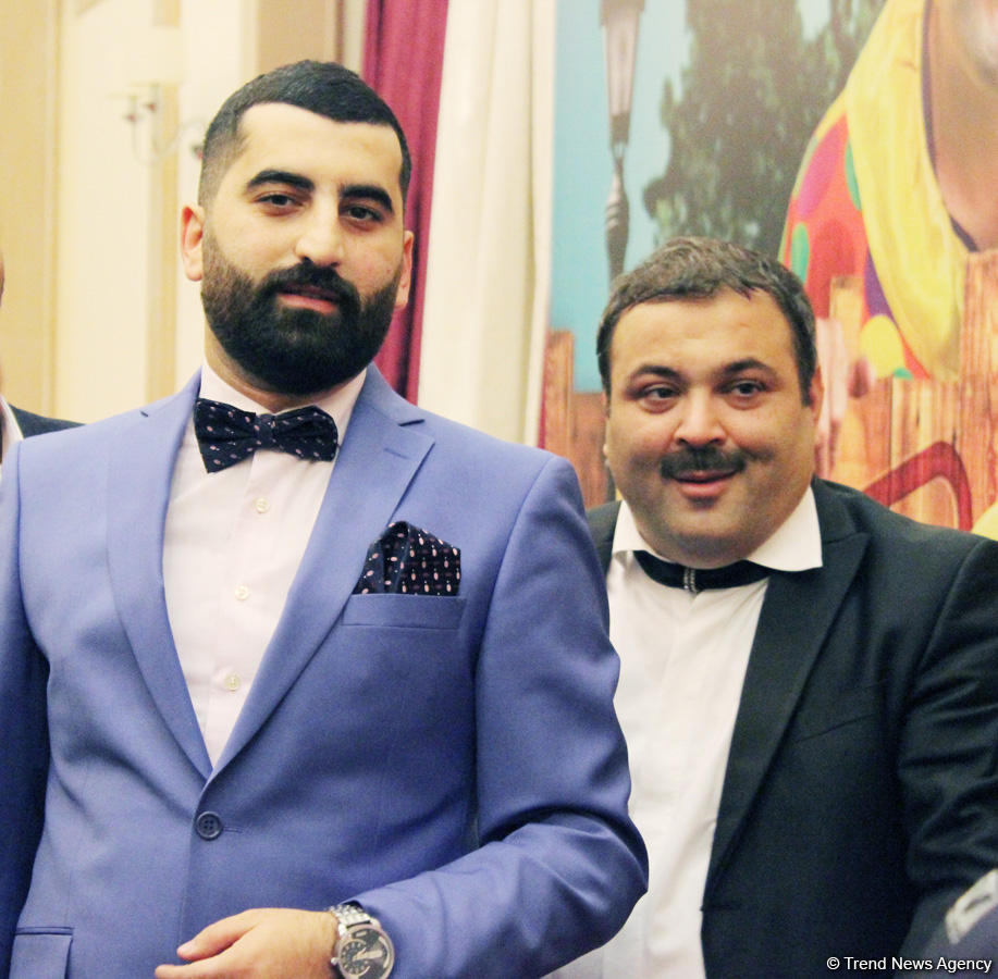 Приключения клоунов в 40-градусную жару: Гала-вечер фильма "Игра в прятки" в Баку (ФОТО)