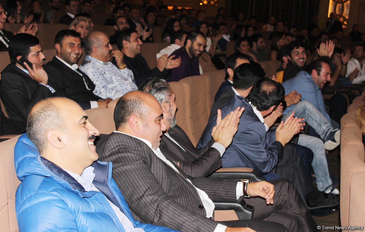 Приключения клоунов в 40-градусную жару: Гала-вечер фильма "Игра в прятки" в Баку (ФОТО)