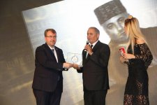 Директор Бакинского детского театра награжден в Турции (ФОТО)