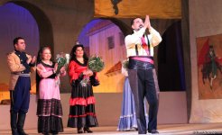 Триумф Эльчина Азизова: знойные испанские страсти на бакинской сцене (ФОТО)