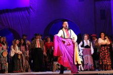 Триумф Эльчина Азизова: знойные испанские страсти на бакинской сцене (ФОТО)