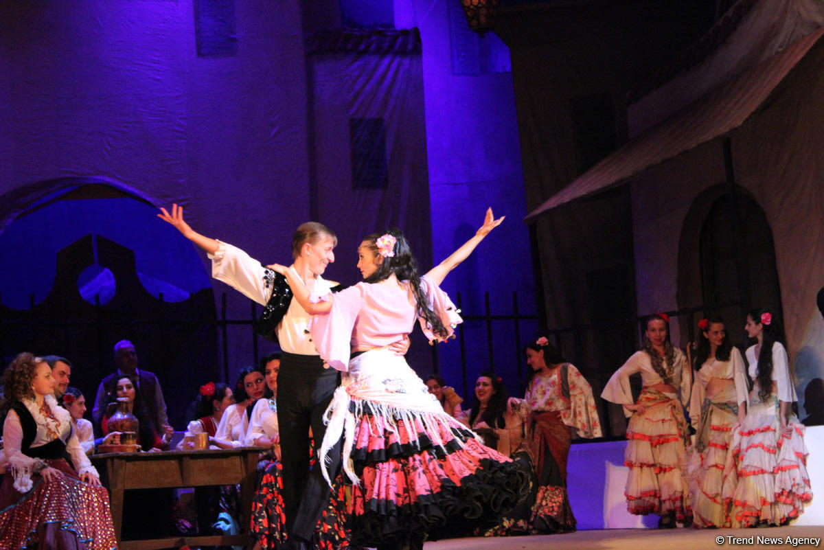 Триумф Эльчина Азизова: знойные испанские страсти на бакинской сцене (ФОТО)