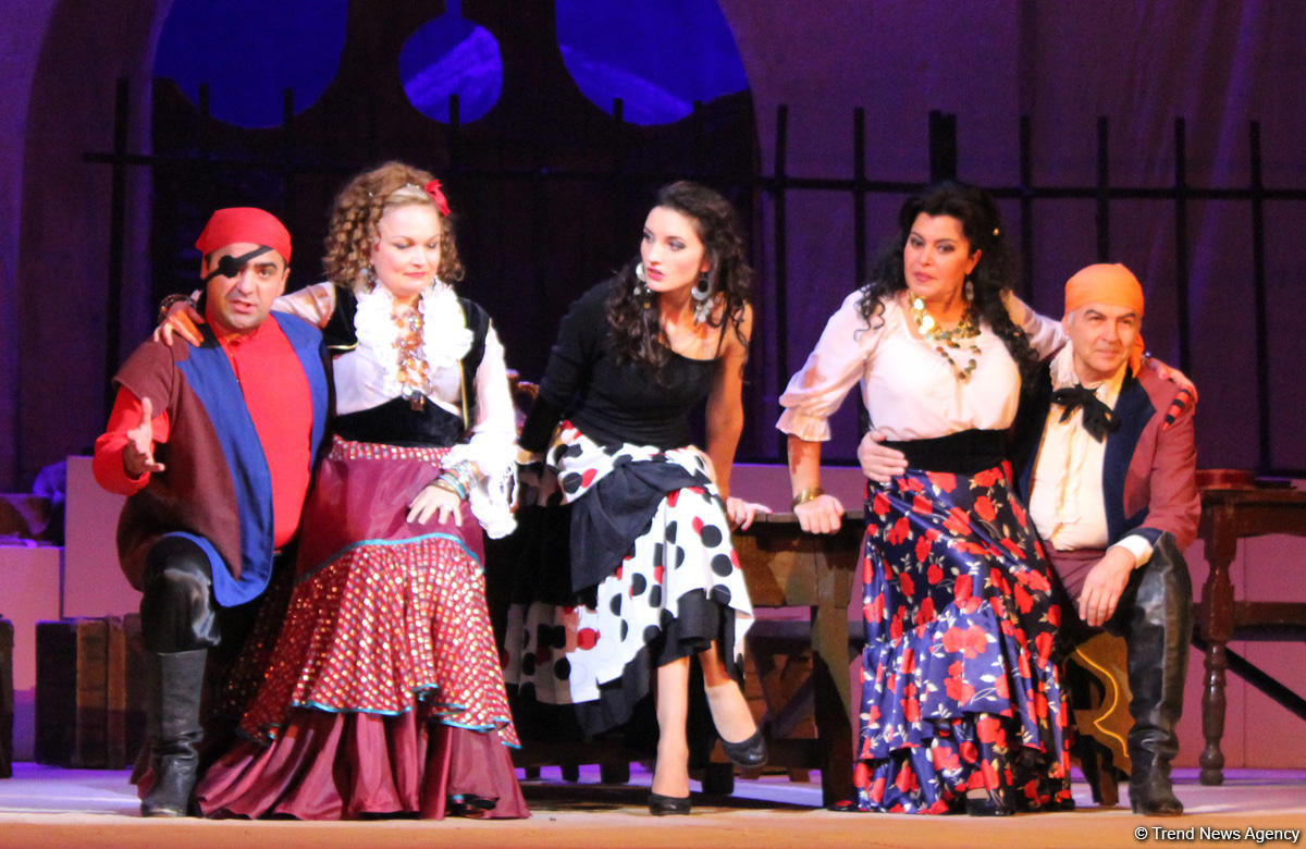 Триумф Эльчина Азизова: знойные испанские страсти на бакинской сцене (ФОТО)
