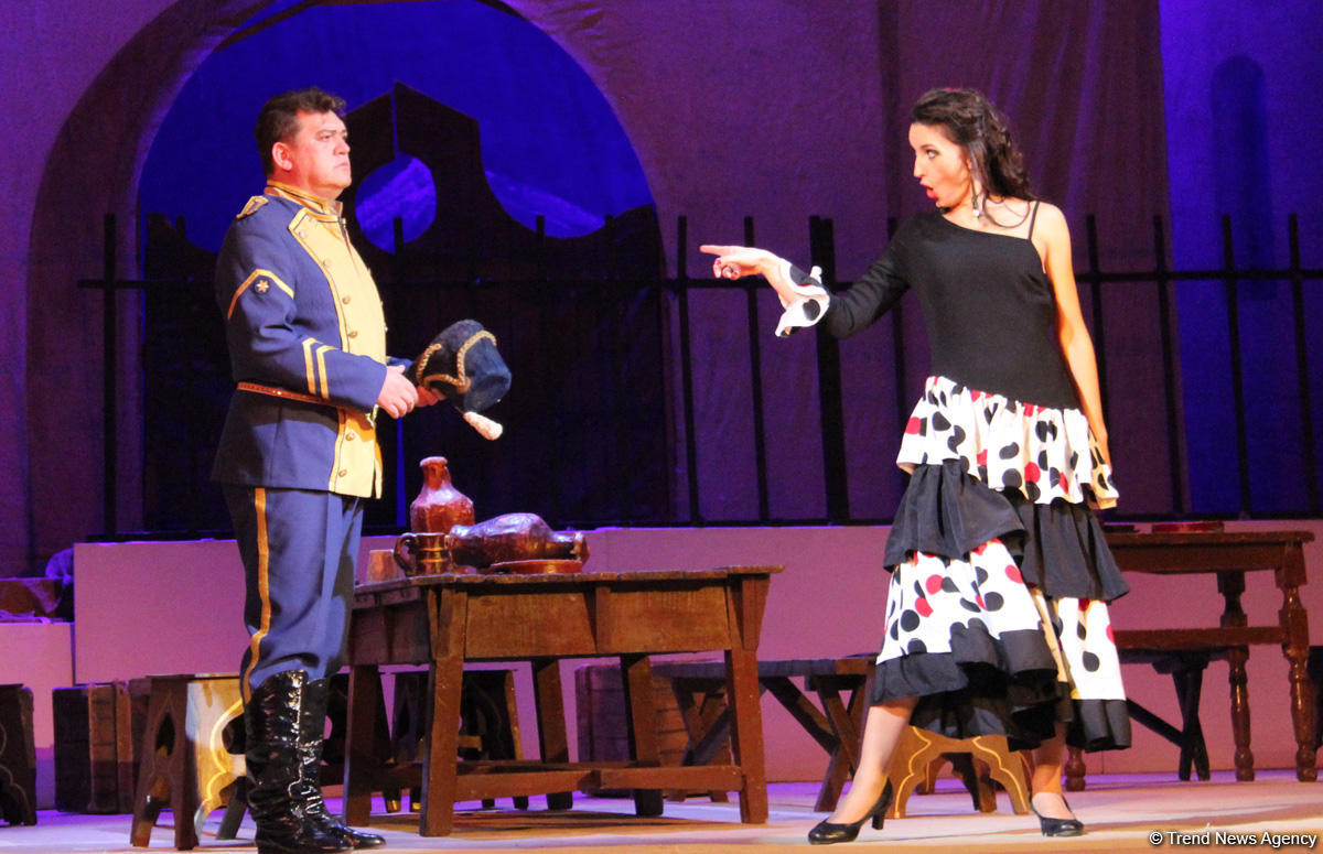 Триумф Эльчина Азизова: знойные испанские страсти на бакинской сцене (ФОТО)