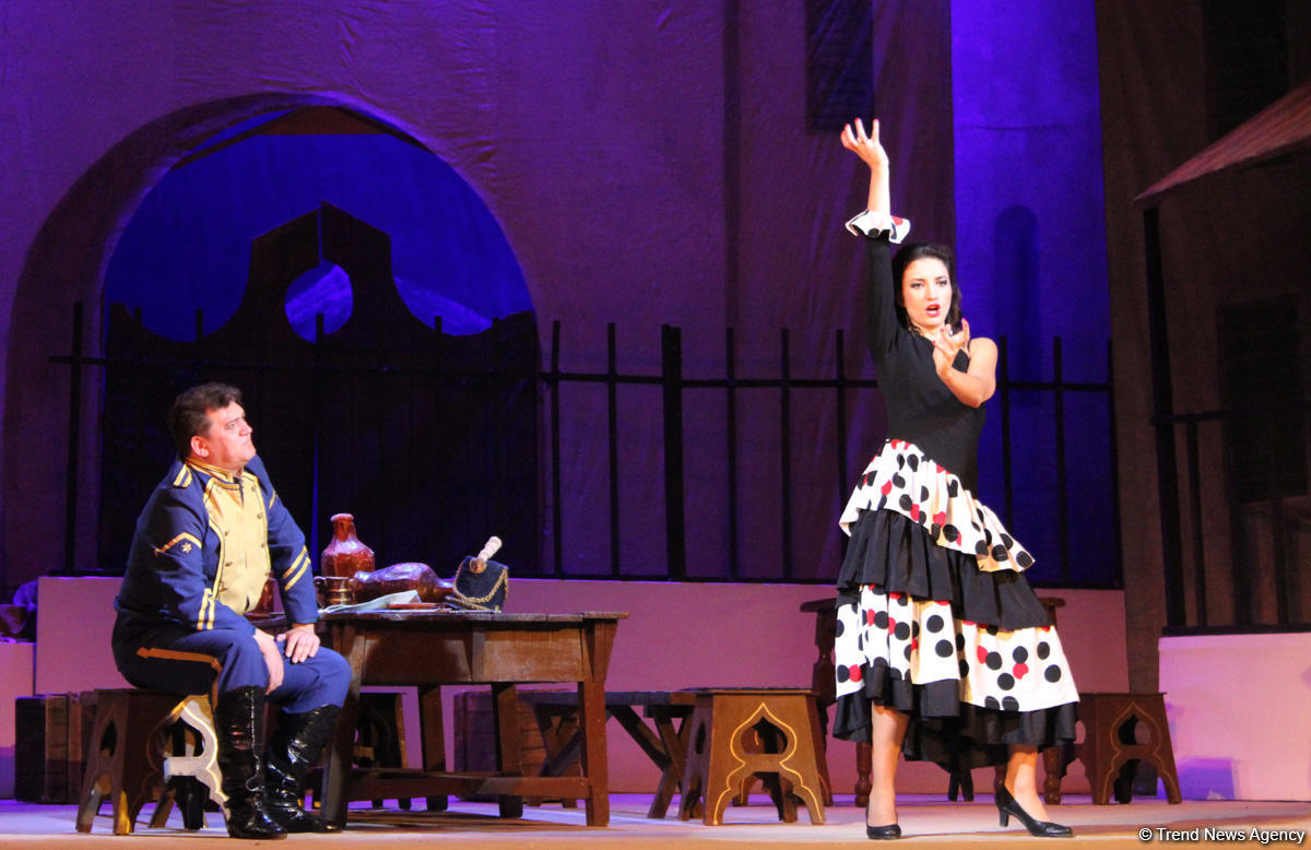 Триумф Эльчина Азизова: знойные испанские страсти на бакинской сцене (ФОТО)