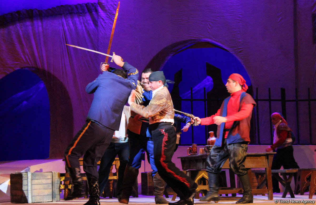 Триумф Эльчина Азизова: знойные испанские страсти на бакинской сцене (ФОТО)