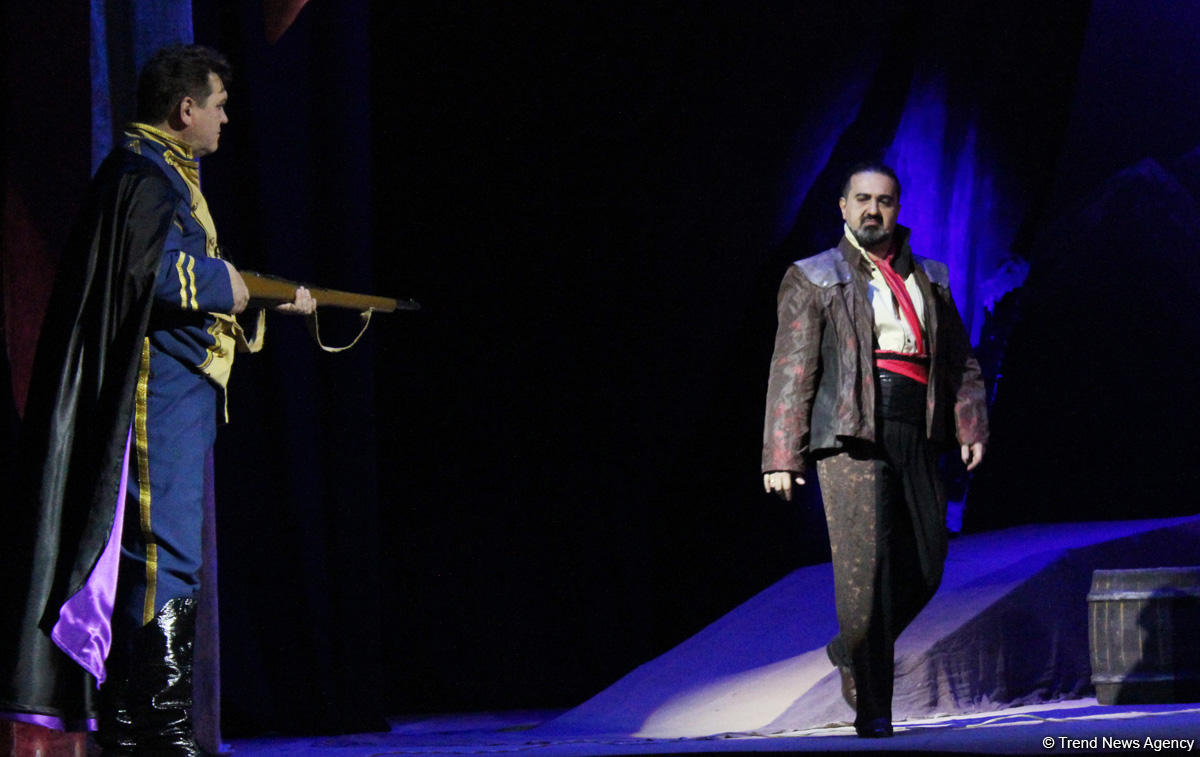 Триумф Эльчина Азизова: знойные испанские страсти на бакинской сцене (ФОТО)