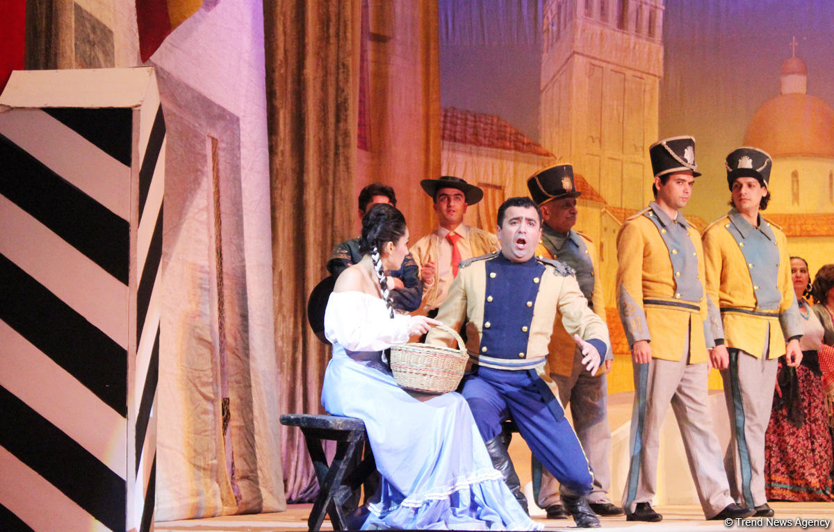 Триумф Эльчина Азизова: знойные испанские страсти на бакинской сцене (ФОТО)