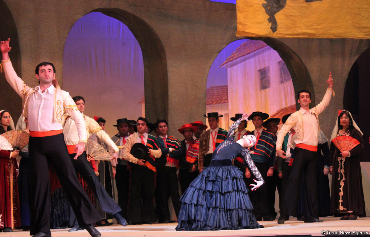 Триумф Эльчина Азизова: знойные испанские страсти на бакинской сцене (ФОТО)