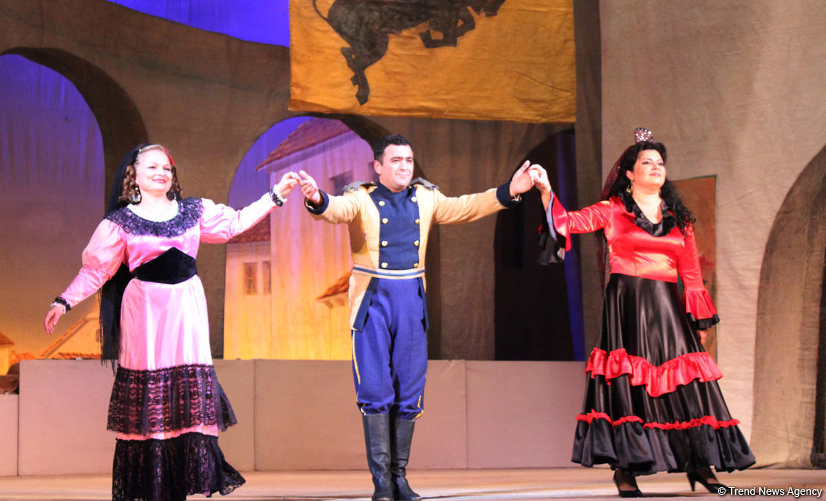 Триумф Эльчина Азизова: знойные испанские страсти на бакинской сцене (ФОТО)