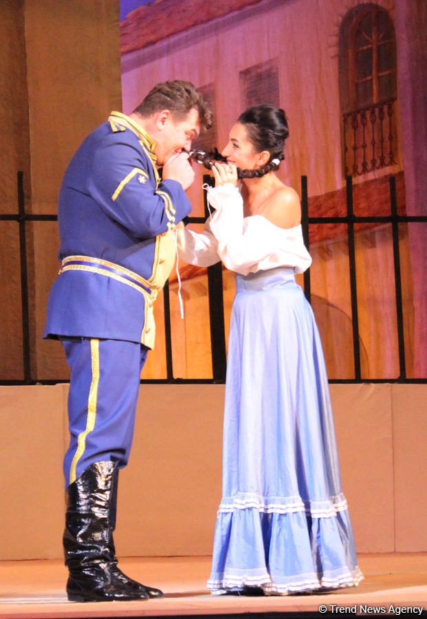 Триумф Эльчина Азизова: знойные испанские страсти на бакинской сцене (ФОТО)