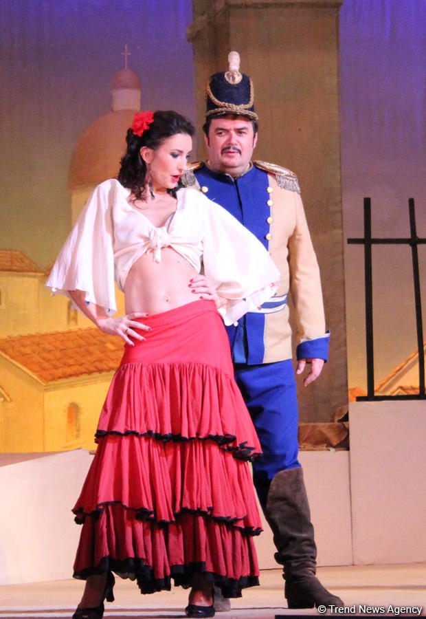 Триумф Эльчина Азизова: знойные испанские страсти на бакинской сцене (ФОТО)