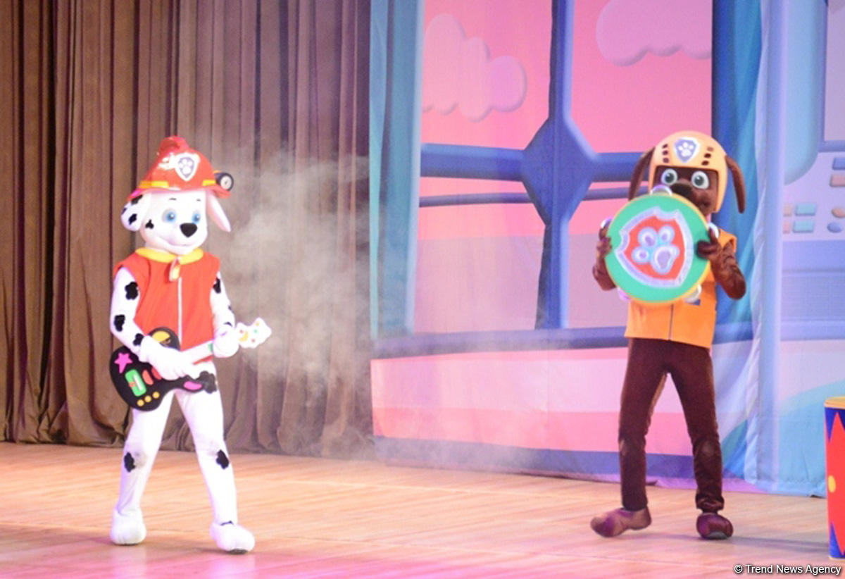 Как любимые герои спасали Бухту приключений в Баку (ФОТО)