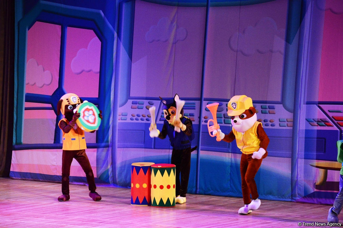 Как любимые герои спасали Бухту приключений в Баку (ФОТО)