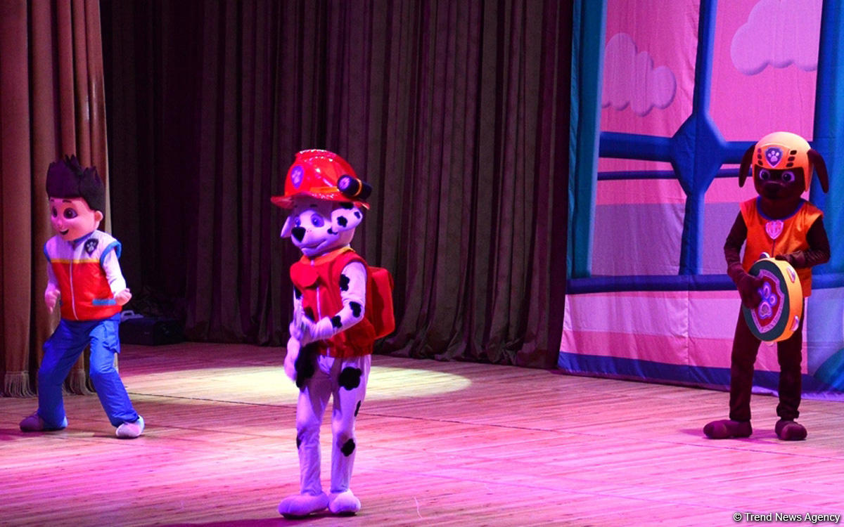 Как любимые герои спасали Бухту приключений в Баку (ФОТО)