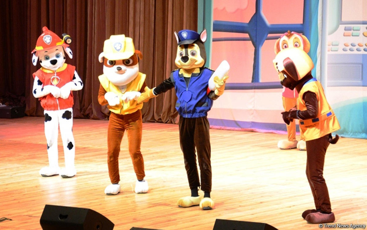 Как любимые герои спасали Бухту приключений в Баку (ФОТО)