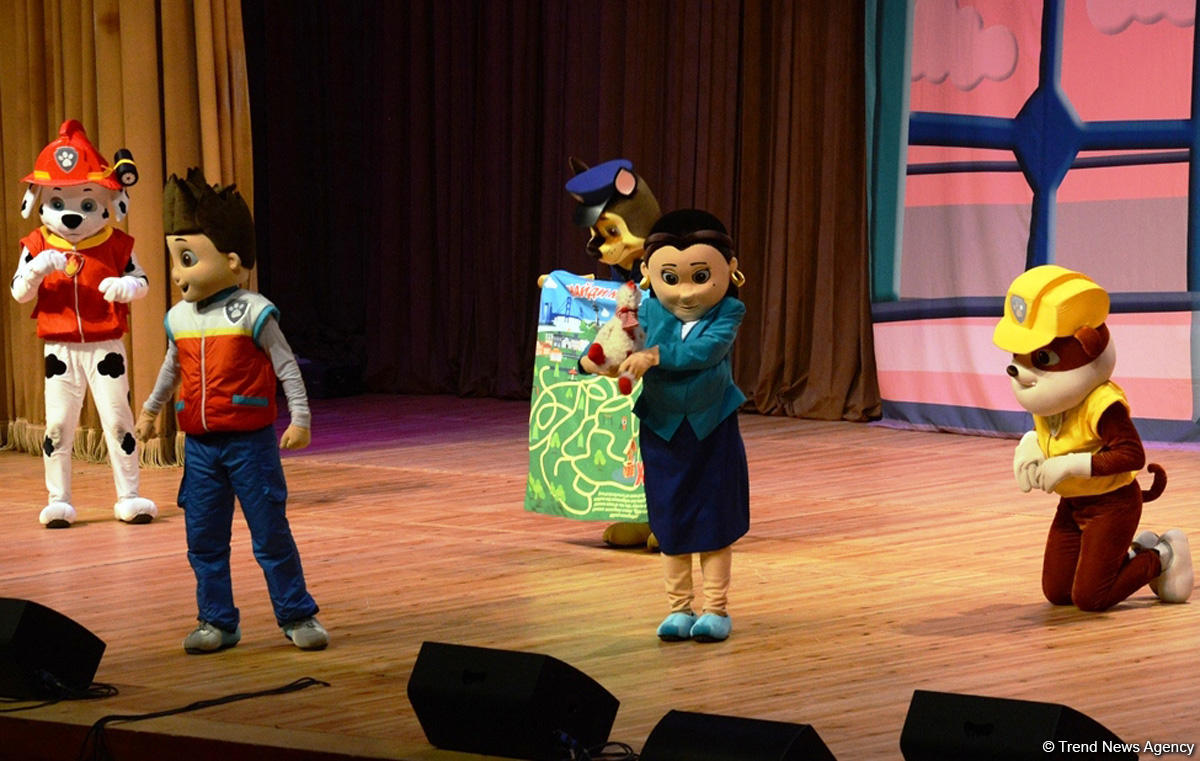 Как любимые герои спасали Бухту приключений в Баку (ФОТО)