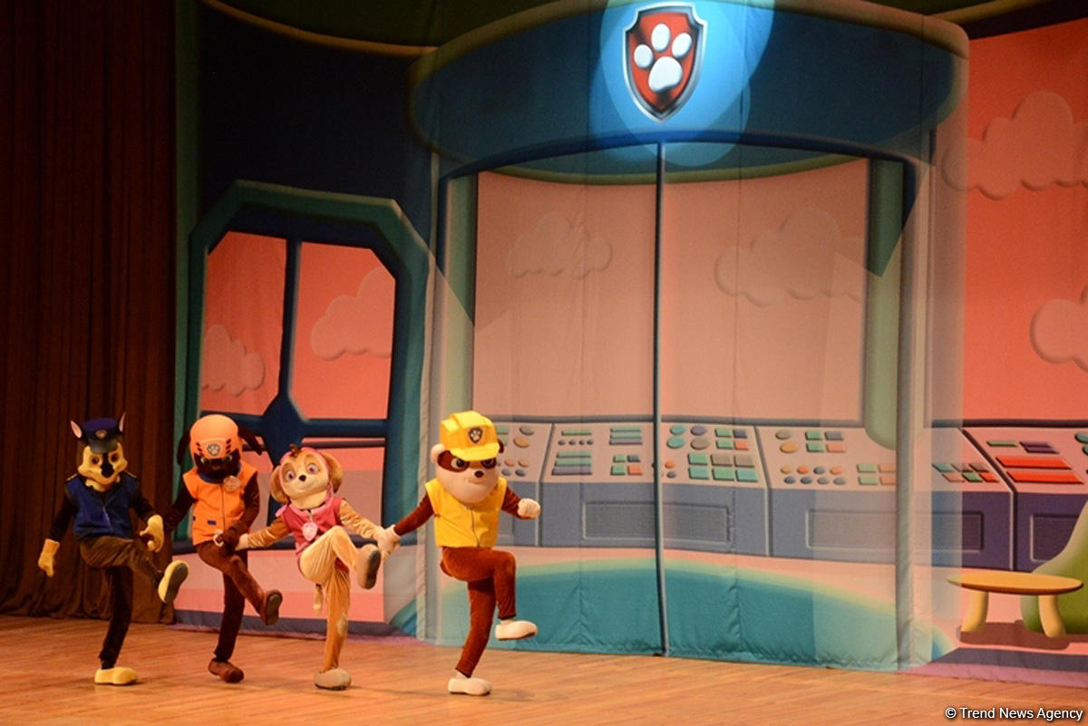 Как любимые герои спасали Бухту приключений в Баку (ФОТО)