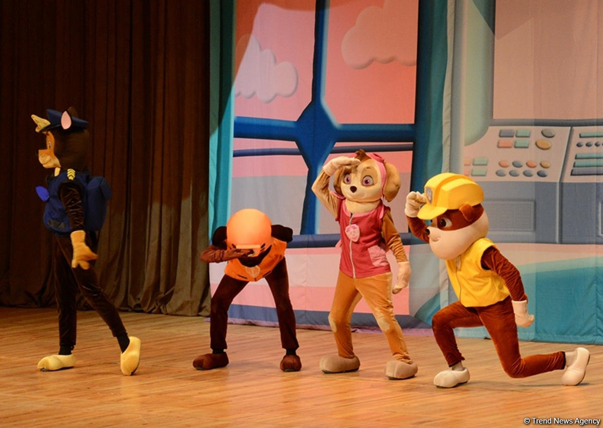 Как любимые герои спасали Бухту приключений в Баку (ФОТО)