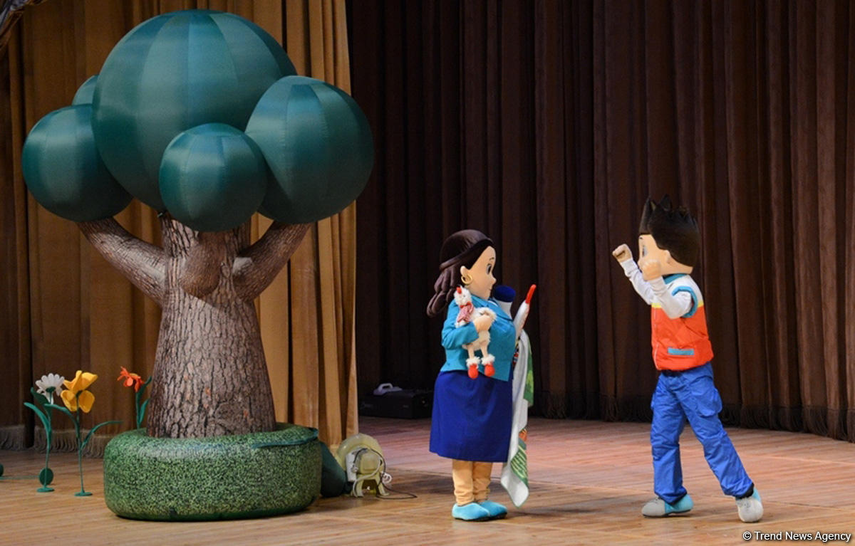 Как любимые герои спасали Бухту приключений в Баку (ФОТО)