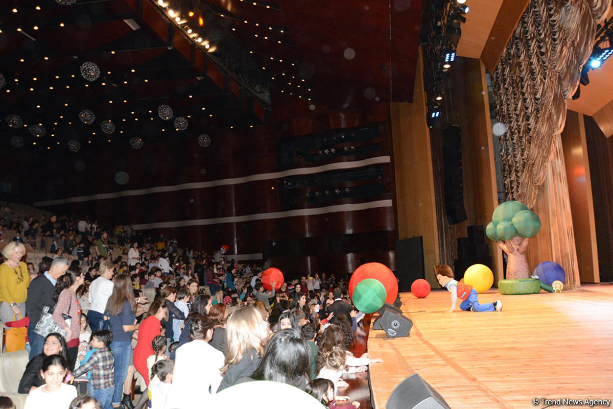 Как любимые герои спасали Бухту приключений в Баку (ФОТО)