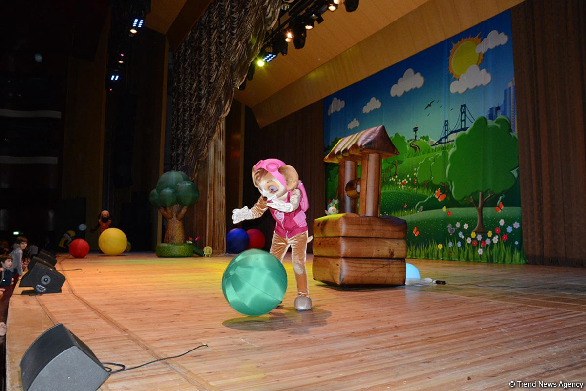 Как любимые герои спасали Бухту приключений в Баку (ФОТО)