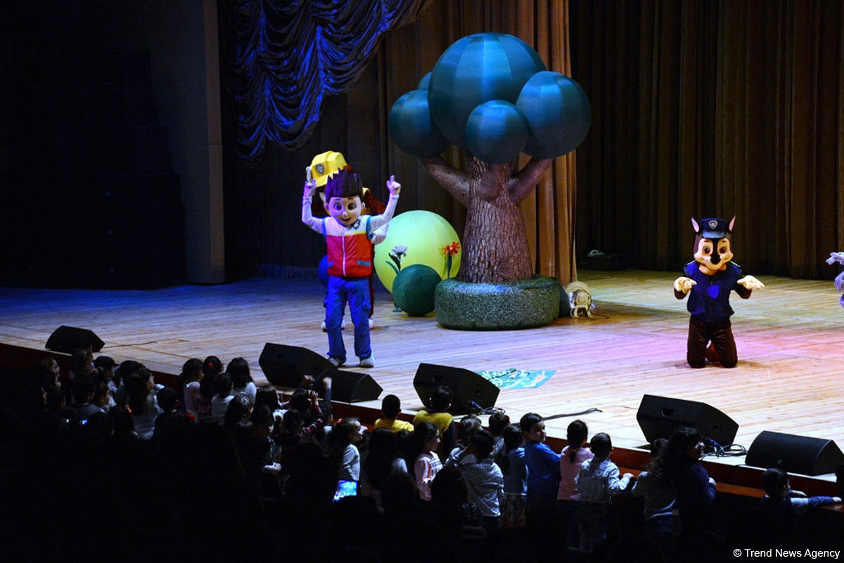 Как любимые герои спасали Бухту приключений в Баку (ФОТО)