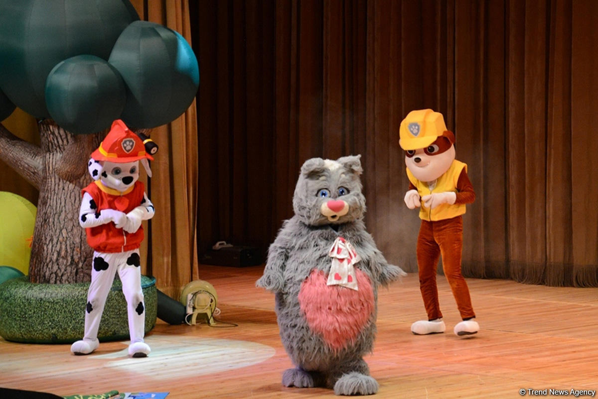 Как любимые герои спасали Бухту приключений в Баку (ФОТО)