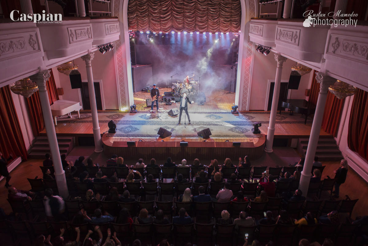 Влад Сташевский в Баку, или Вперед в прошлое  (ФОТО)