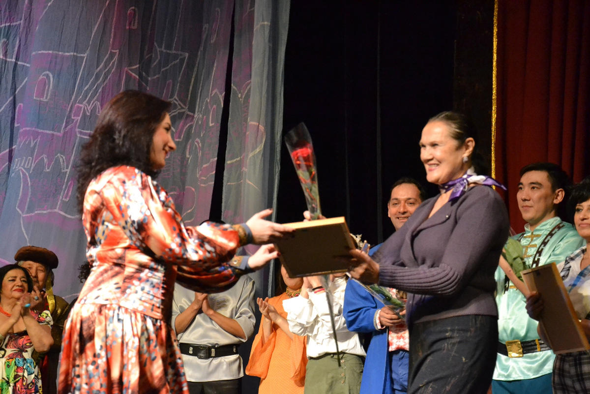 Азербайджанские актеры удостоены почетных званий в России (ФОТО)