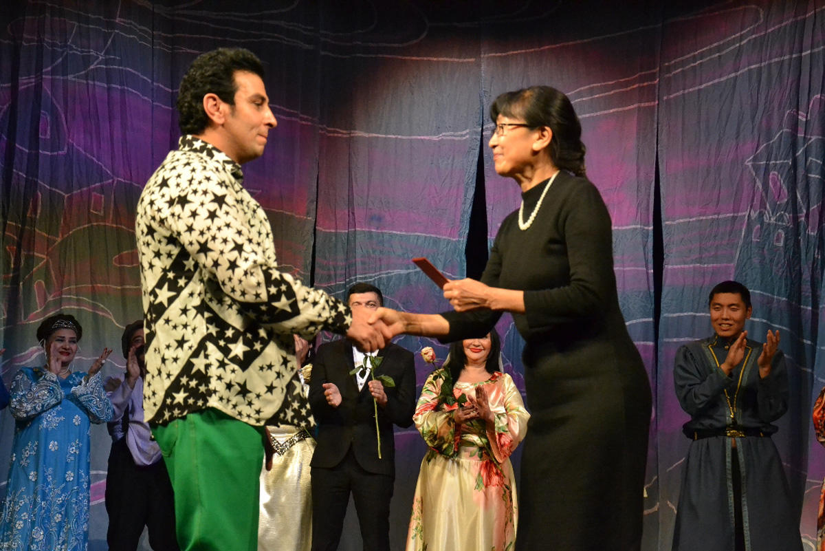 Азербайджанские актеры удостоены почетных званий в России (ФОТО)