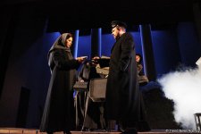 Лепестки роз для бакинцев, или Русский роман о любви и трагедии (ФОТО)